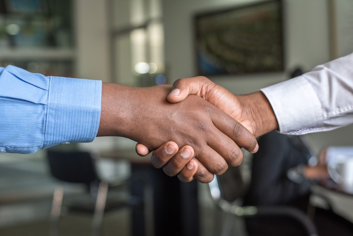 كيف تنشئ موقع خدمات محلية (سباكة، كهرباء، تنظيف)